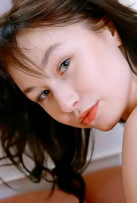 Leona Lace Dreams Of A Pink Suit With Lips That Glow
