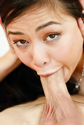 Scarlett Alexis Slurps Balls and Throats Deck, Spit Dripping as She Swallows in Till Gonzo Cum